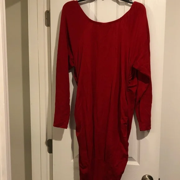 MAKE OFFER! Sassy? You bet! RetroChic by Torrid Elegant Red Women's Wrap Dress - Picture 8 of 8